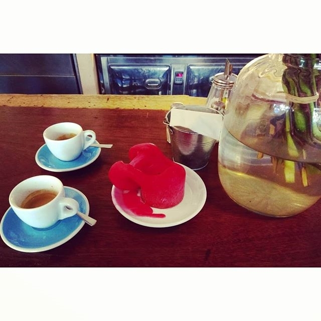 Happy coffees, friends! ☕ | ph @hypnoticaubergine